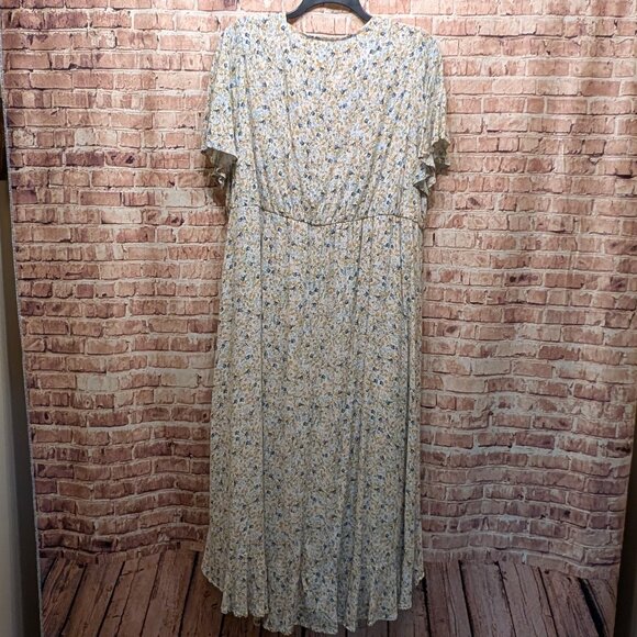 Torrid Floral Wrap Dress with Ruffle Hem Torrid Size 4 (26 or 4X) - Picture 8 of 13